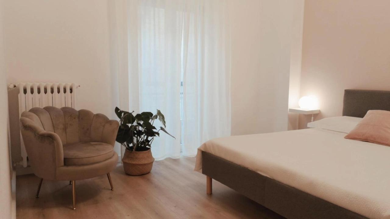 Ferienwohnung So Fine Petruzzelli Flat Bari Exterior foto